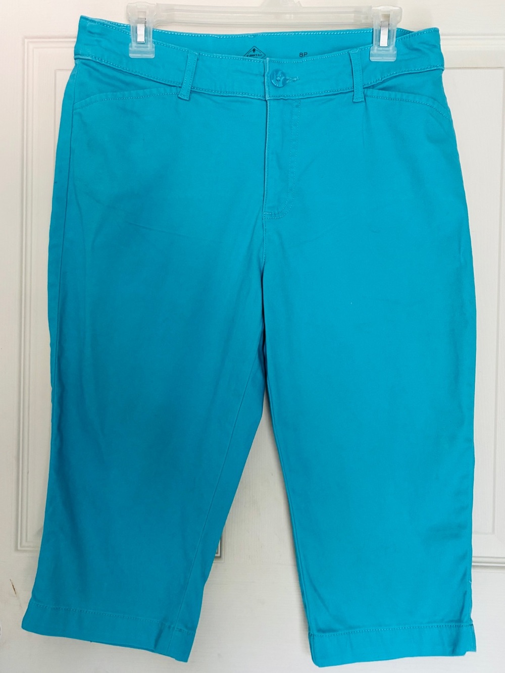 St John’s Bay teal denim capris size 8P 4 pockets no stretch